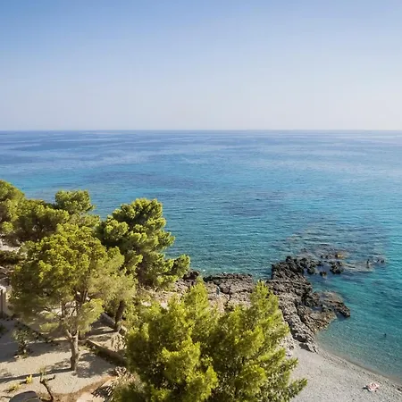 By The Sea Tatil Evi *