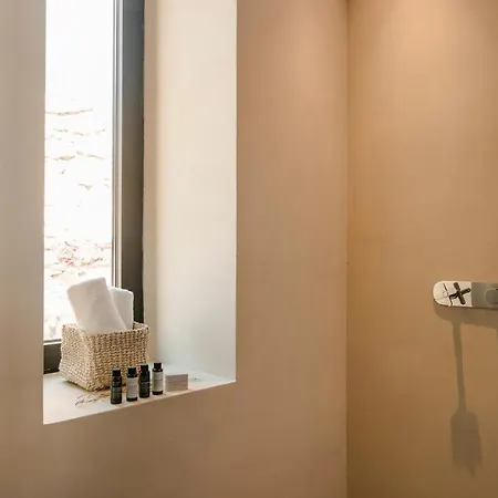 By The Sea 度假居 *